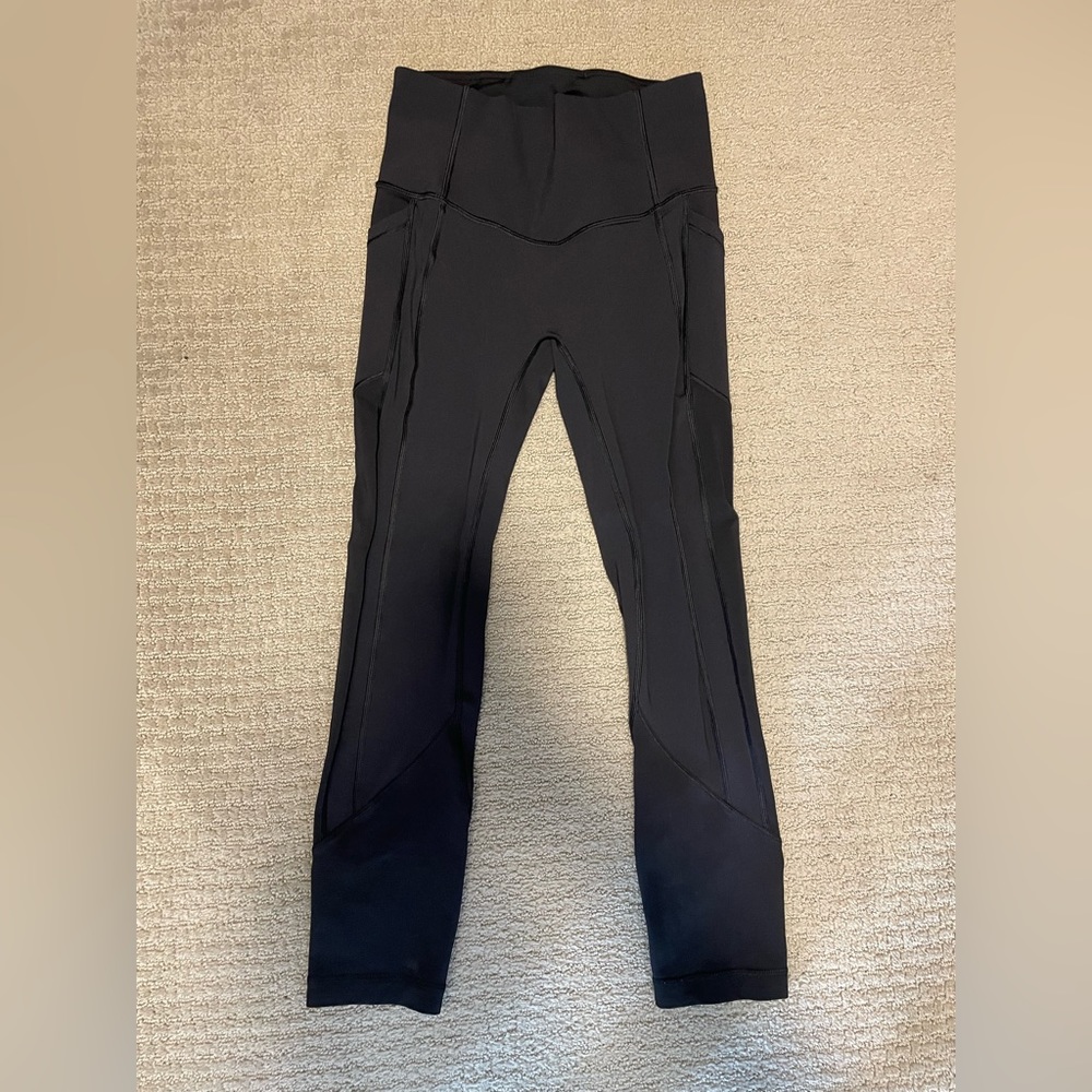 Lululemon high rise 21” leggings with pockets - black